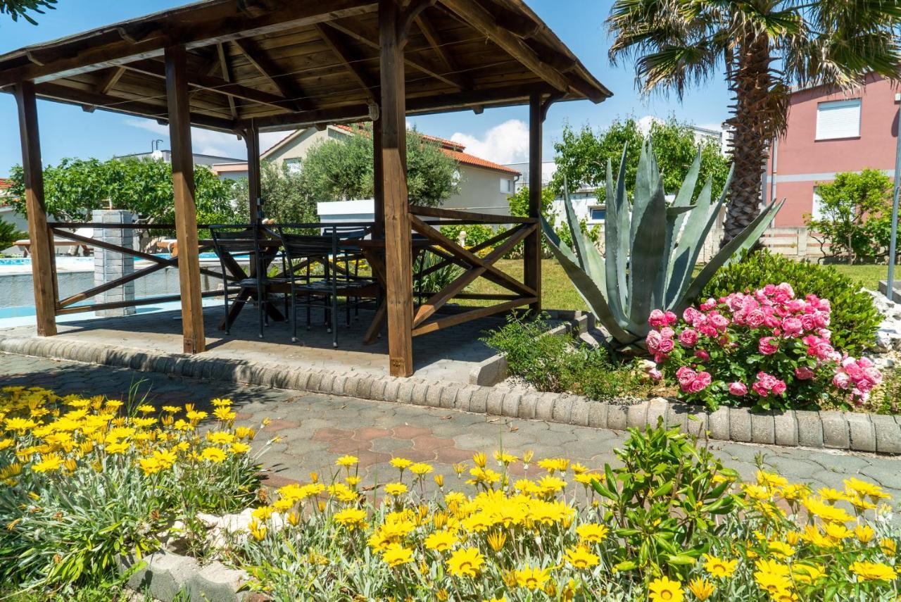 Villa Lulic Vir Exterior foto