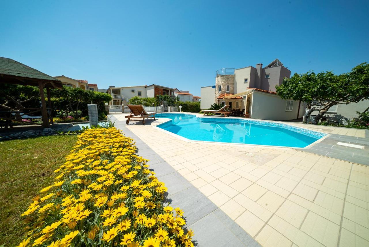 Villa Lulic Vir Exterior foto